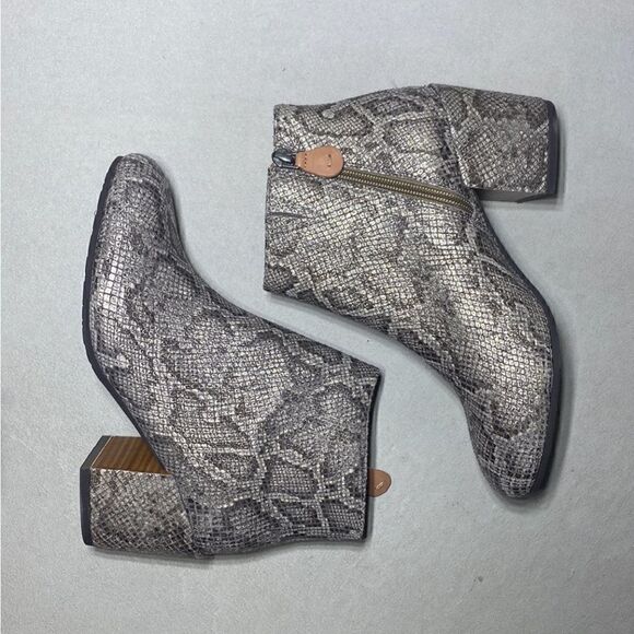 NWOB MSRP $249 gentle souls Blaise Block Heel Bootie Women's Size 6.5 - Picture 2 of 10